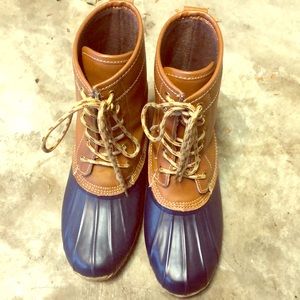 Duck boots